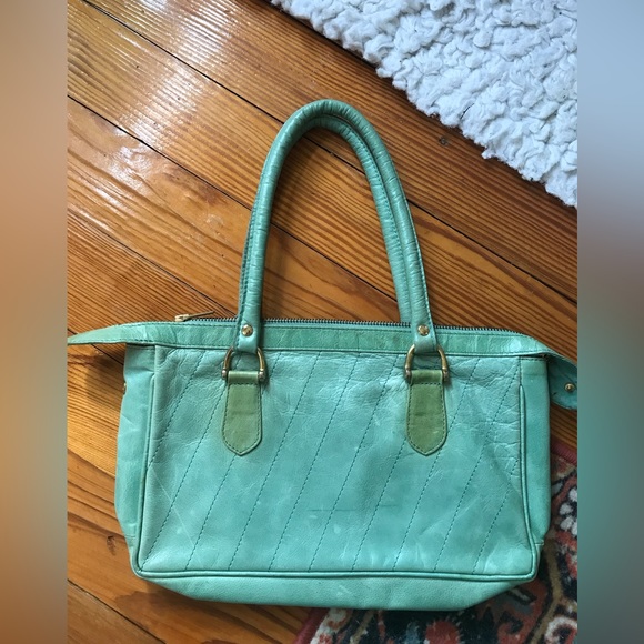 Vintage Green Leather Handbag Gold Details and Lined - Picture 6 of 8